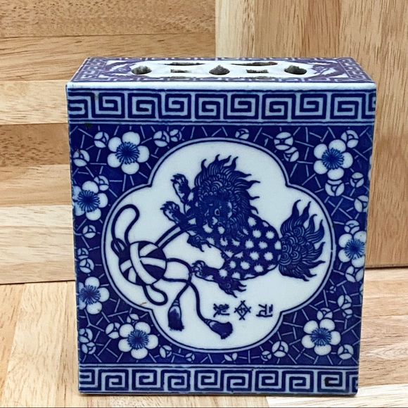 Vintage Blue White Chinese Porcelain Pillow Brick Headrest Guardian Lion Foo Dog - Picture 1 of 14